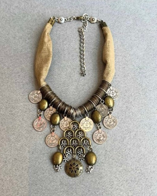 Necklace B200