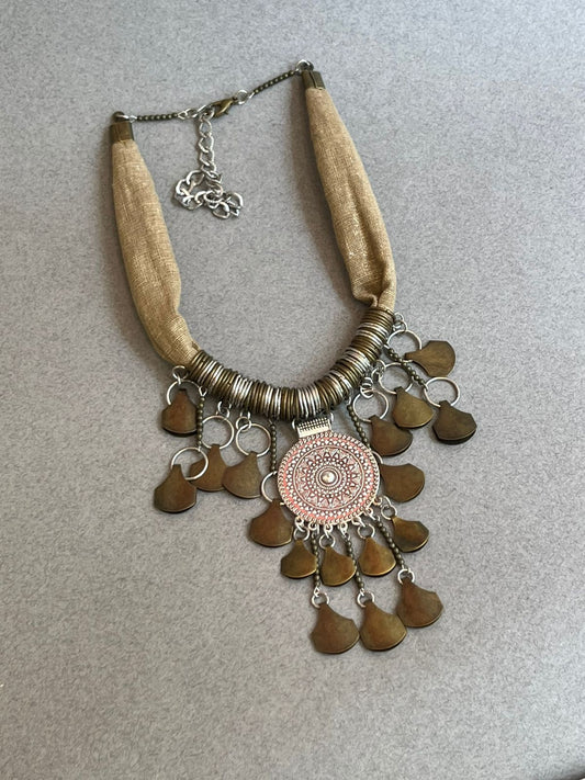 Necklace B202