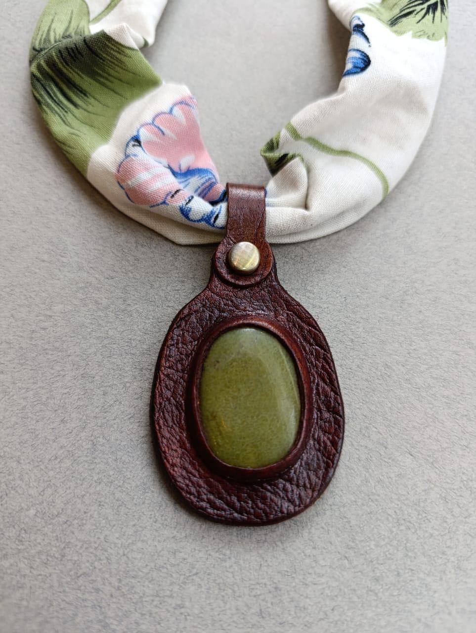 Necklace R14