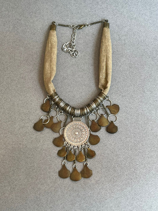 Necklace B202