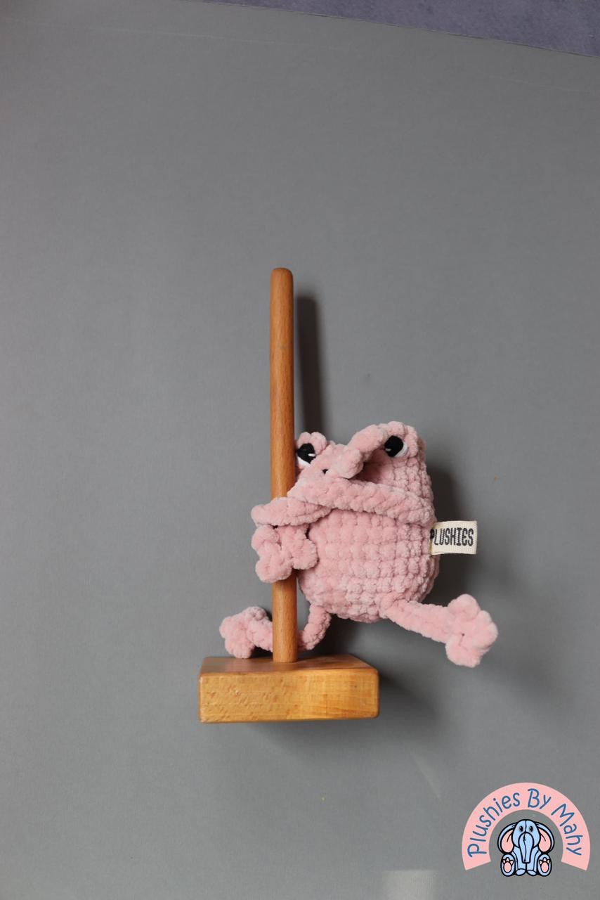Fifi the pole dancer frog