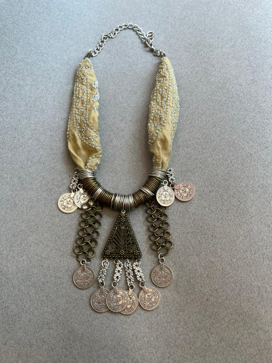 Necklace B201