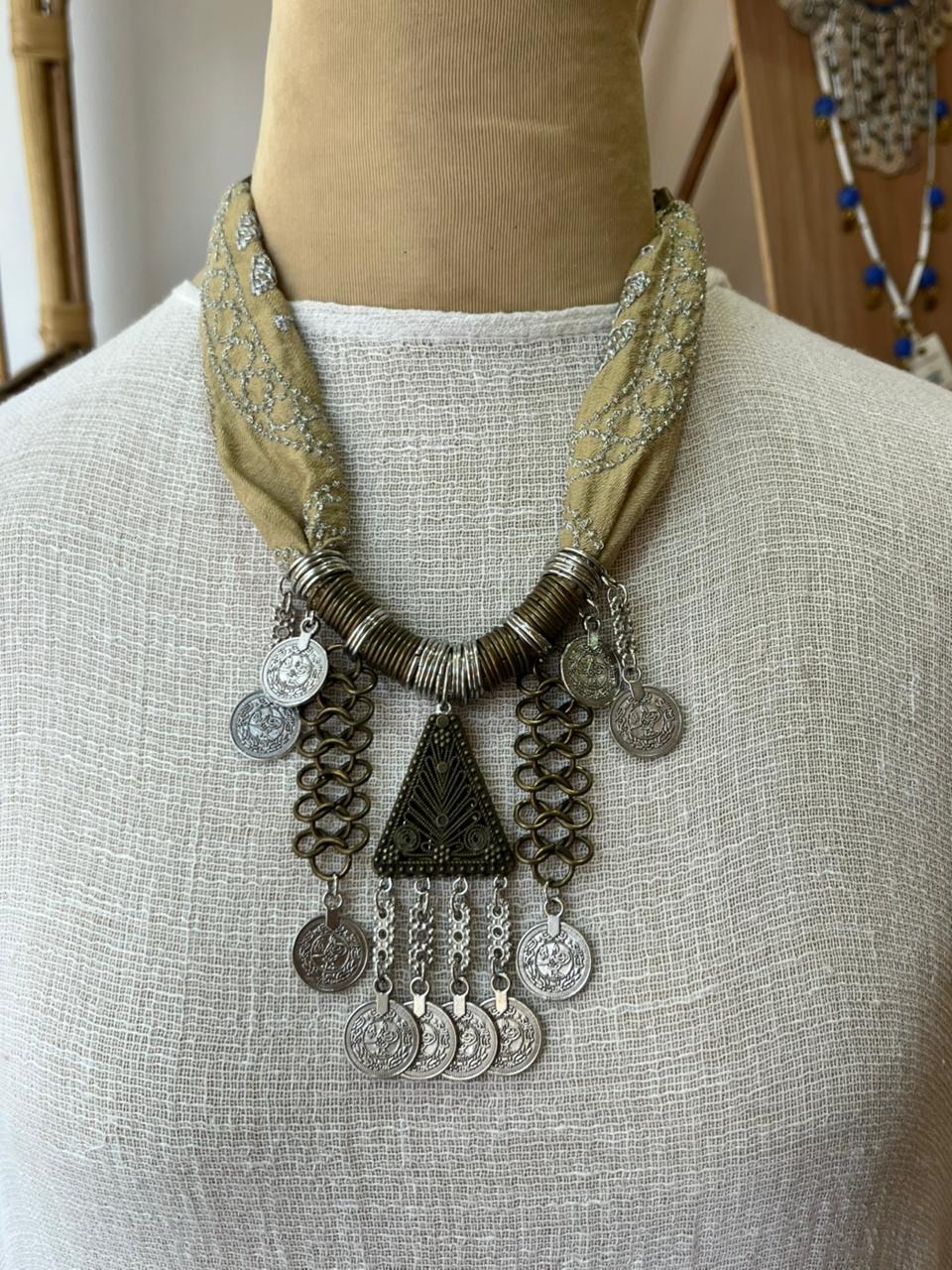 Necklace B201