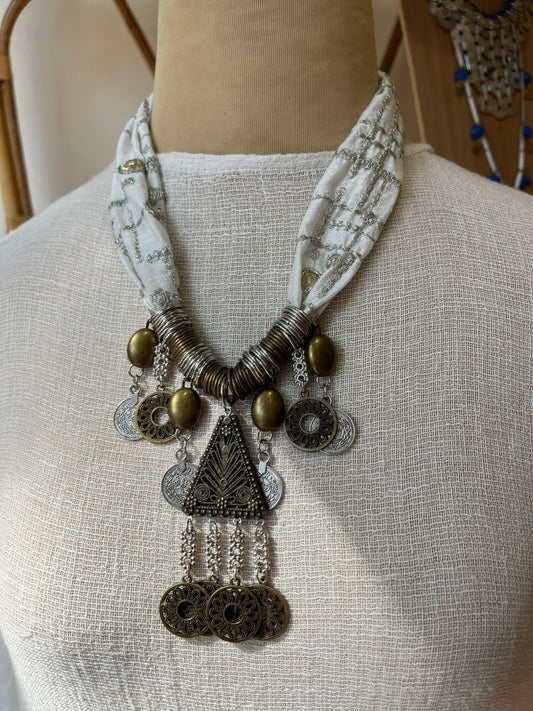 Necklace B204