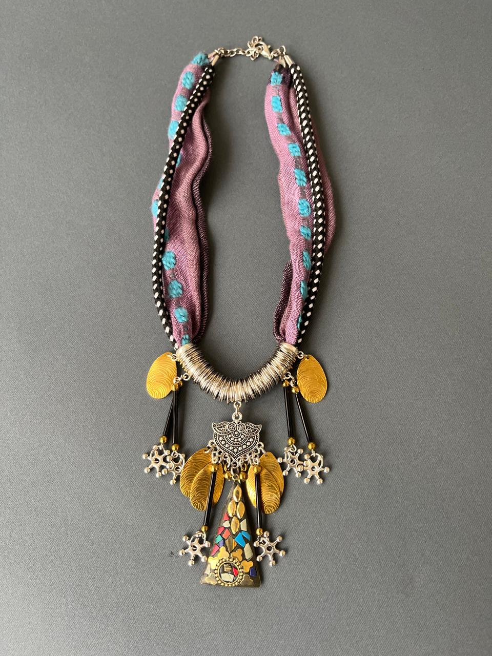 necklace b7