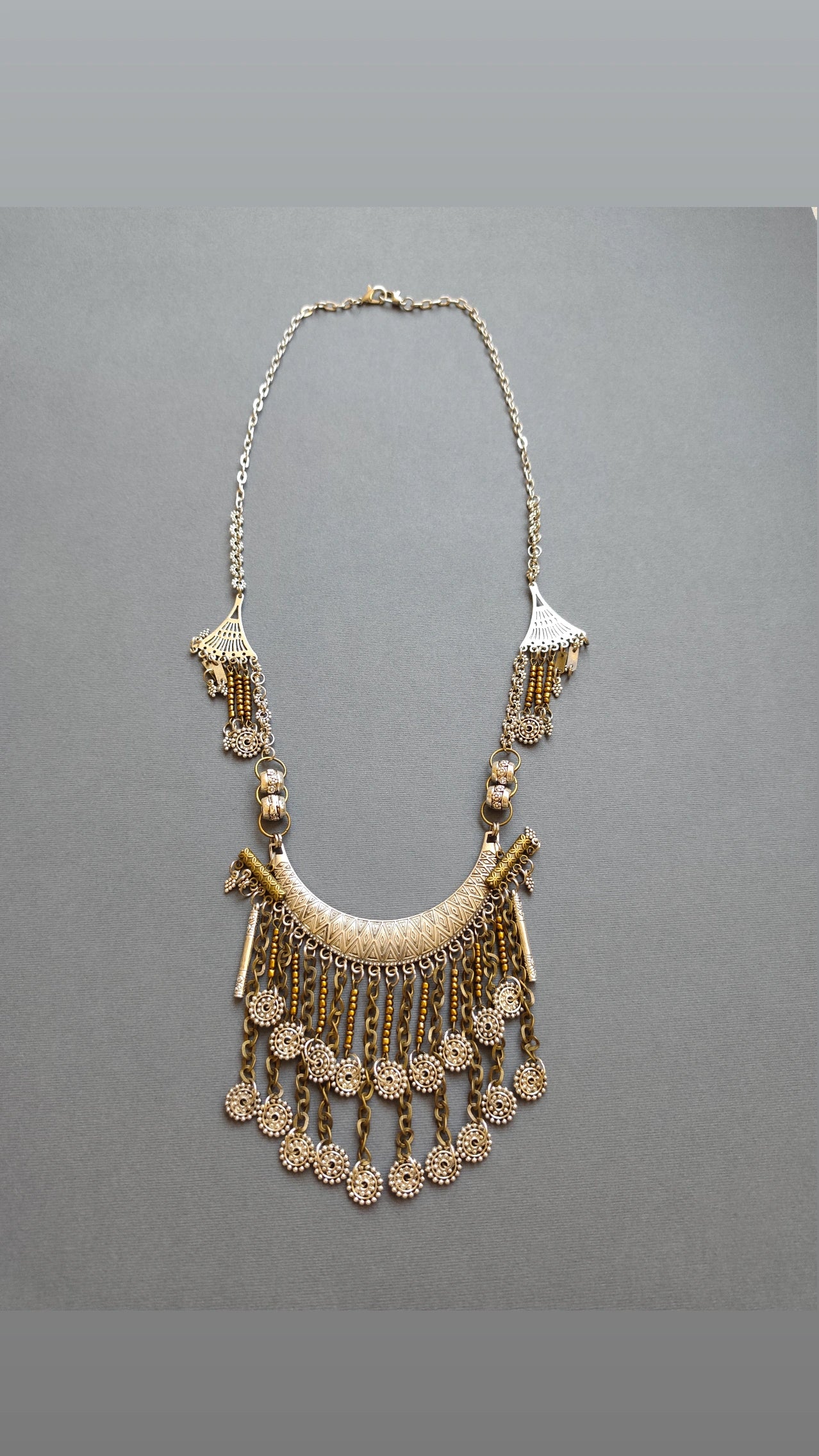 Metal necklace