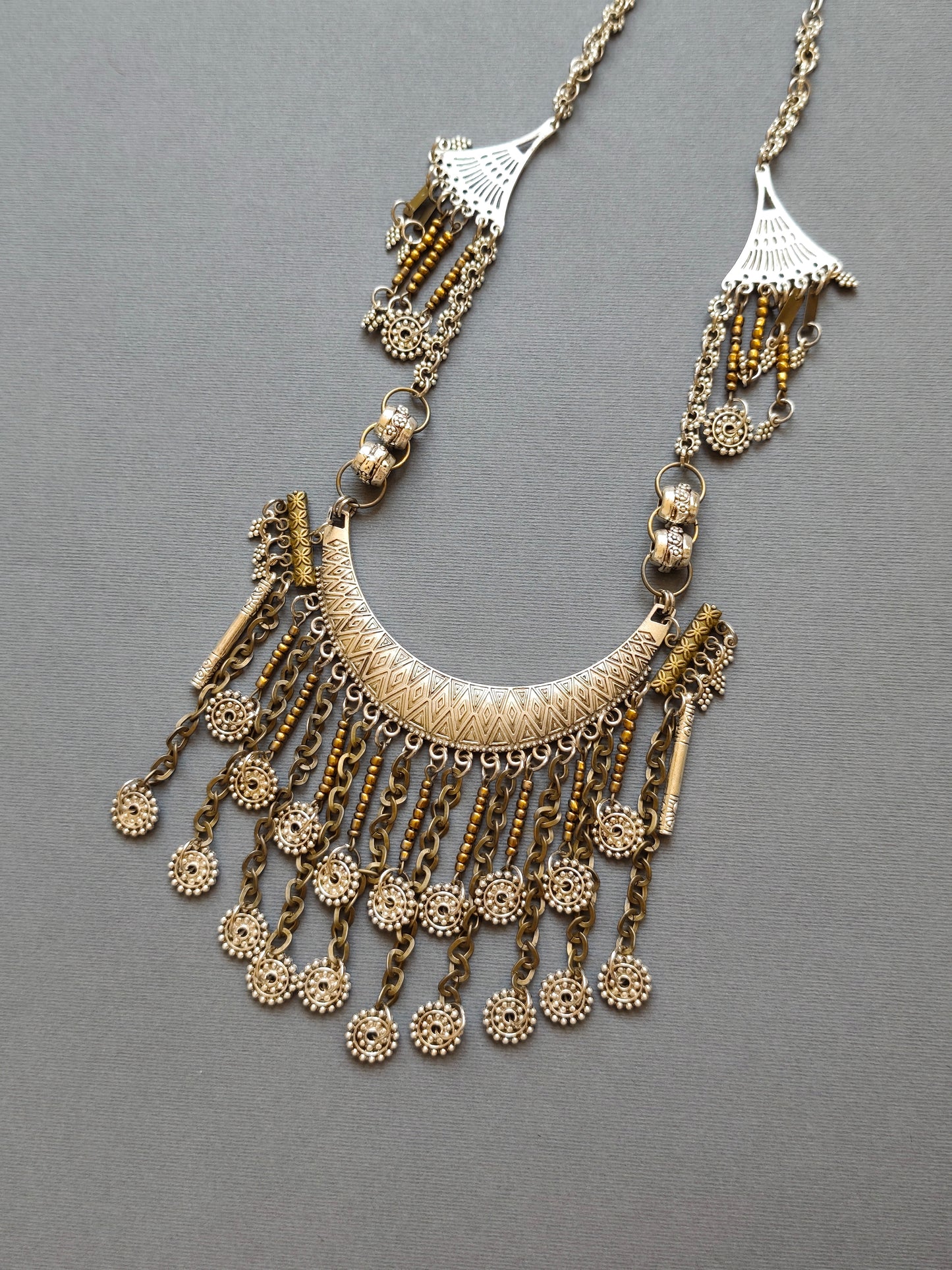 Metal necklace