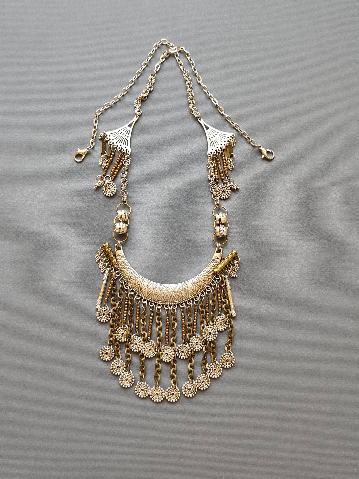 Metal necklace