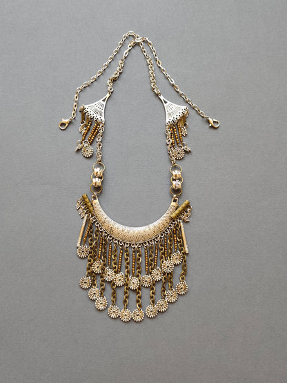 Metal necklace